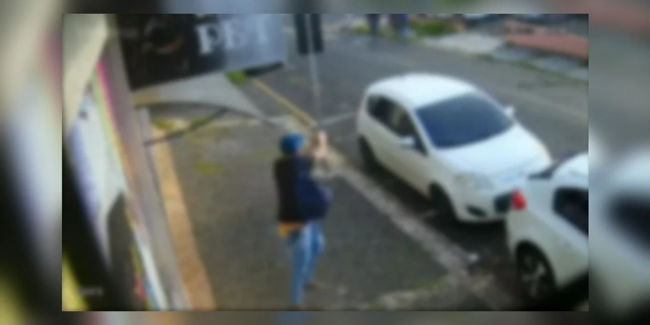 Assalto termina em tiroteio, uma pessoa baleada e suspeito preso, em PG