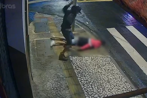 Vídeos mostram assassinato no centro de Ponta Grossa PR