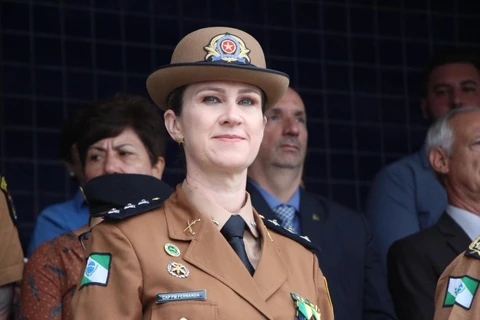 Capitã Maria Fernanda é a primeira mulher a comandar o Colégio da Polícia Militar do Paraná