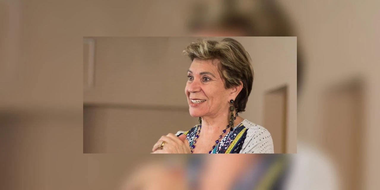 Prefeita anuncia saída do PSD “porque saio pela porta da frente”; diz Elizabeth