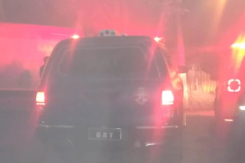 Homem que dormia na calçada é preso pela GCM com mandado de prisão