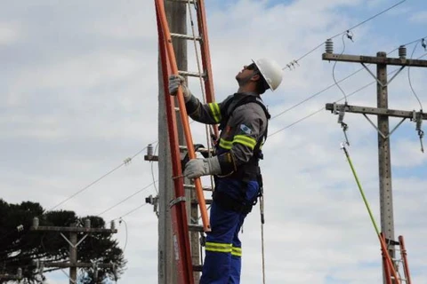 Deputados vão encaminhar denúncia à ANEEL sobre quedas de energia no Paraná