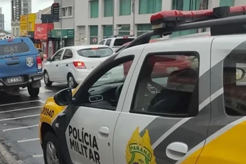 Mulher é detida por populares, após roubo em loja no centro de PG
