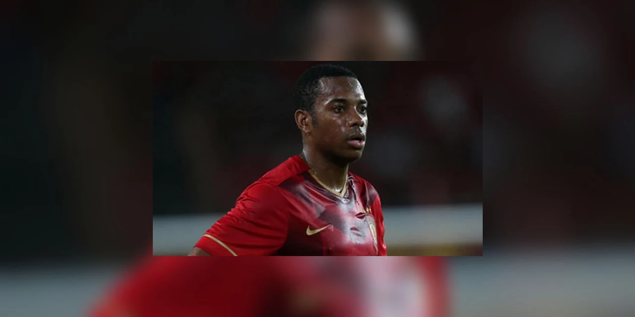 Robinho é preso pela Polícia Federal e vai cumprir pena de 9 anos em regime fechado por estupro