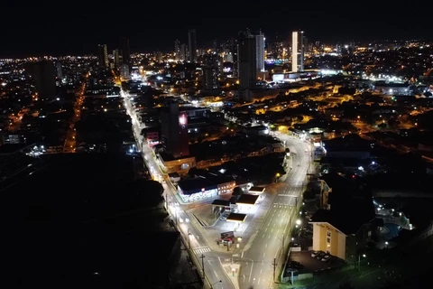 Prefeitura finaliza iluminação em LED na Avenida Visconde de Mauá
