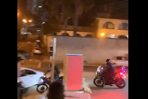 Vídeo mostra perseguição a motociclista por ruas de PG