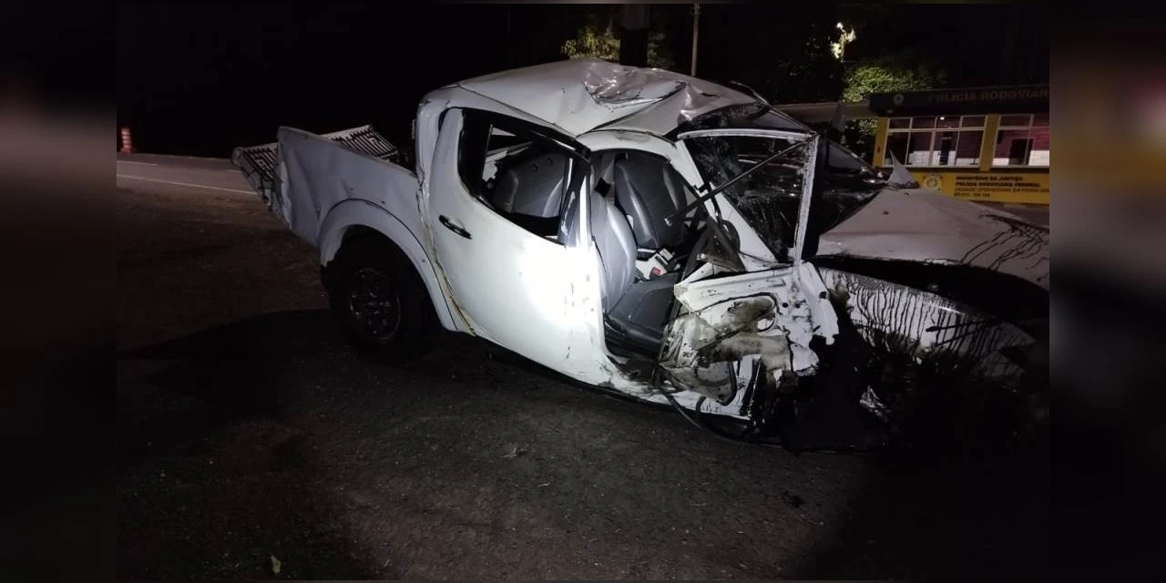 Motorista morre após caminhonete capotar próximo ao viaduto Santa Maria em PG