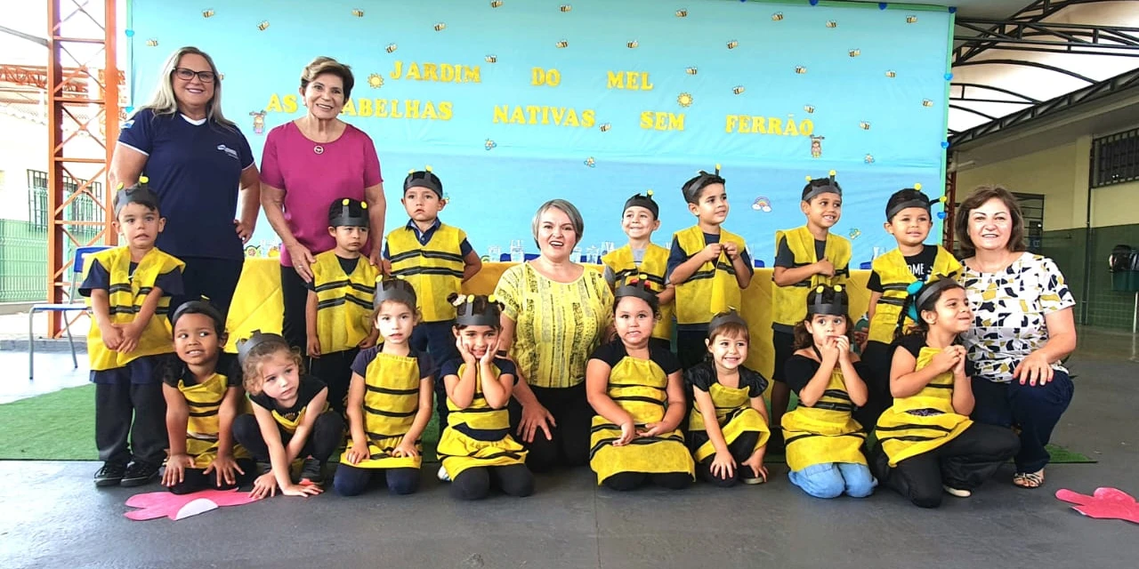 Escola no Jardim Paraíso recebe as colmeias do projeto Jardins de Mel