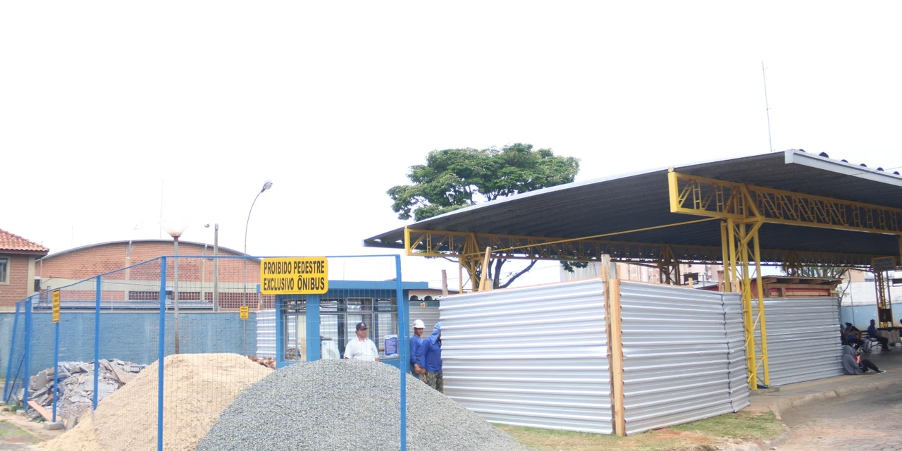 Prefeitura investe mais de R$ 900 mil em acessibilidade nos terminais de Oficinas e Nova Rússia
