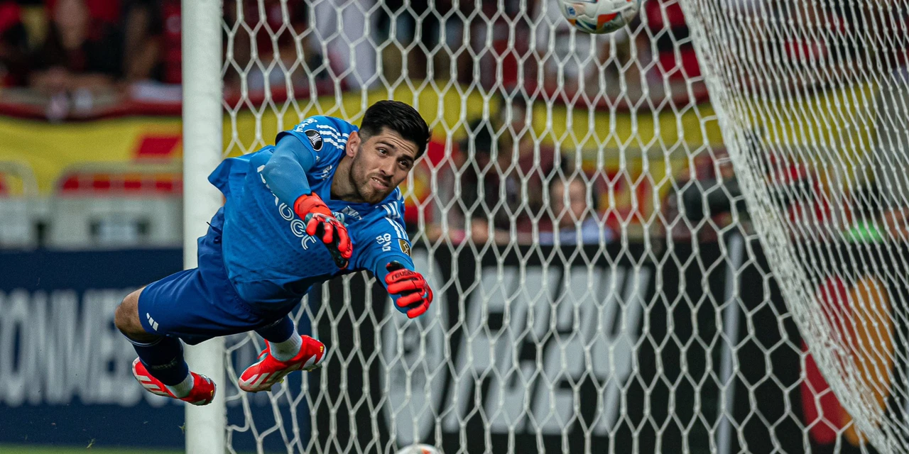 Com gols de Pedro e Léo Ortiz, Mengão vence o Palestino no Maracanã pela Libertadores