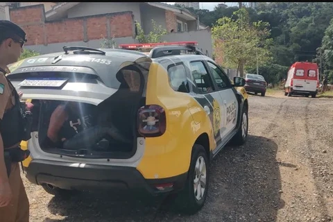 Mulher é presa após esfaquear homem em bairro de PG