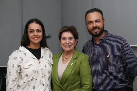 Prefeita Elizabeth dá posse a Carla Kritski e Rafael Mansani para Meio Ambiente e Iplan