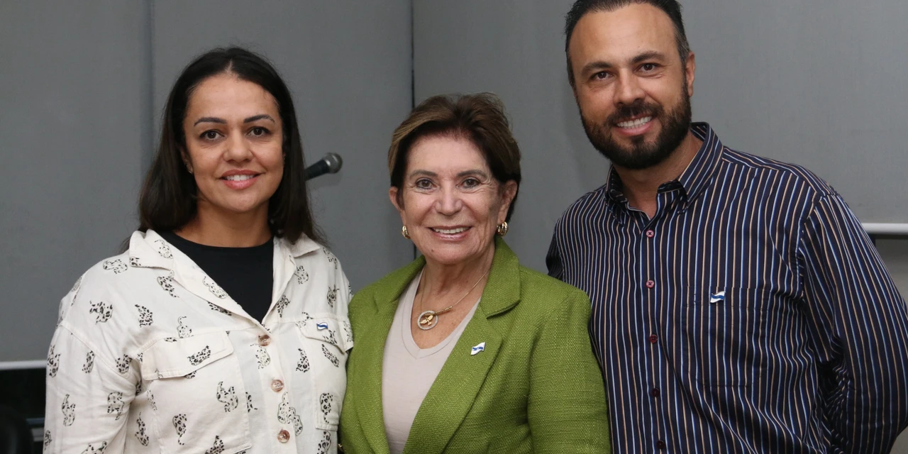 Prefeita Elizabeth dá posse a Carla Kritski e Rafael Mansani para Meio Ambiente e Iplan