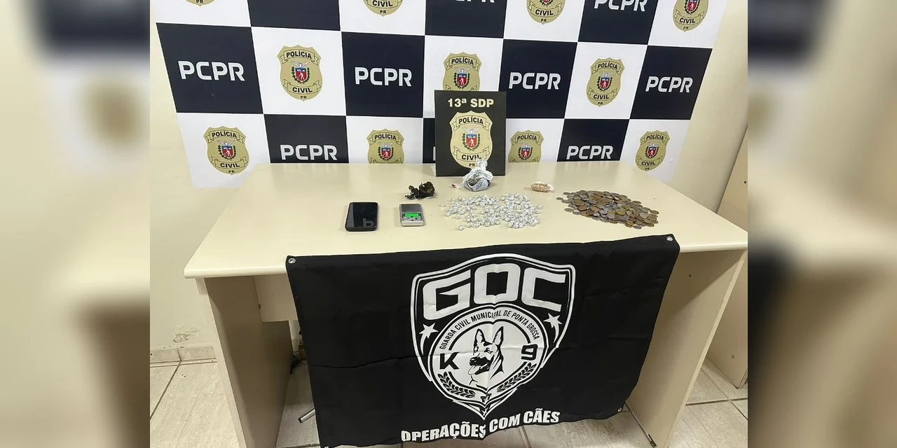 Mulher é presa em flagrante por tráfico de drogas em conveniência de fachada em PG