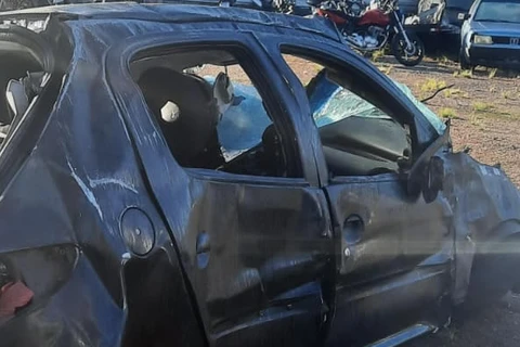 Colisão traseira deixa duas pessoas gravemente feridas na PR-151, em Carambeí