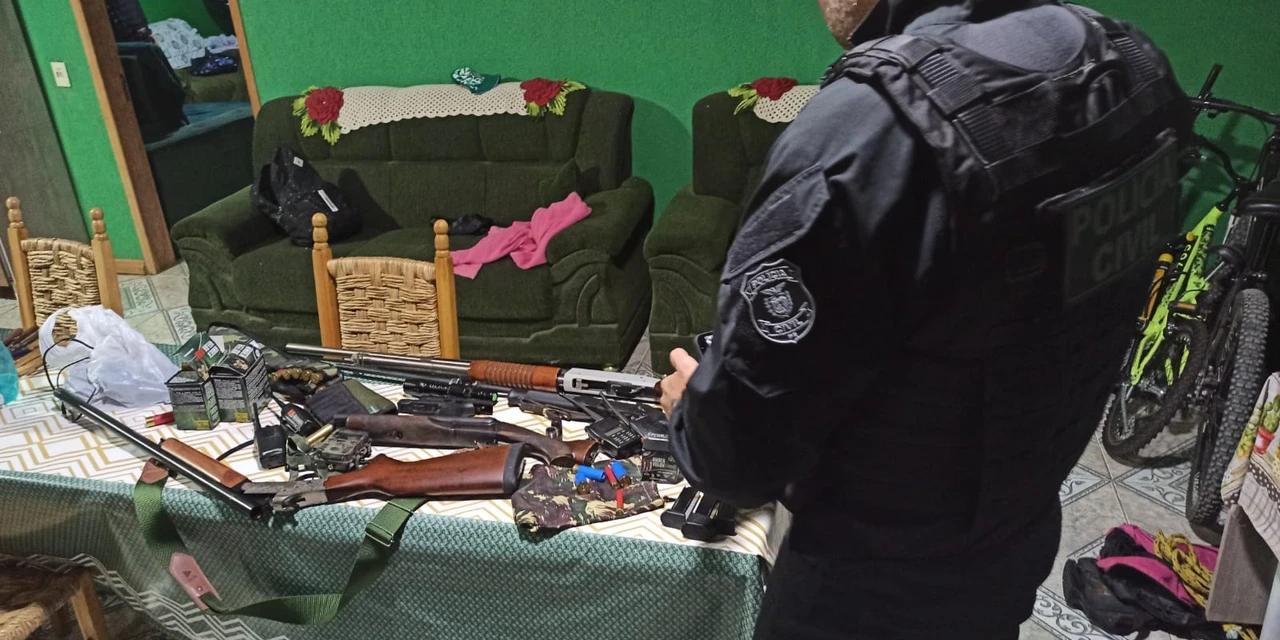 Operação mira grupo criminoso envolvido com homicídios e apreensões de armas de fogo, em Irati