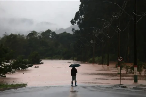 Sobe para 13 o número de mortos em consequência das chuvas no RS