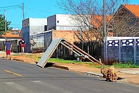 Moradores do Costa Rica denunciam ação de vândalos no bairro