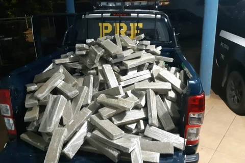 PRF apreende veículo clonado, carregado com mais de 1,5 tonelada de maconha, em Tibagi