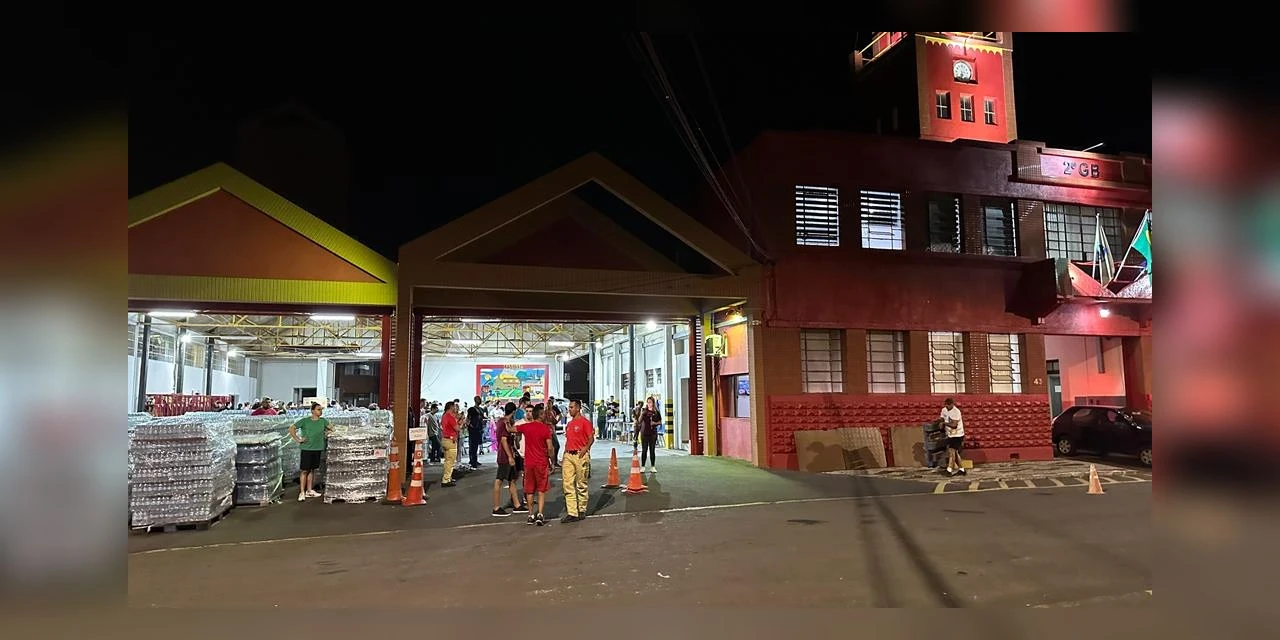 Bombeiros seguem recebendo doações para vítimas do RS até quarta