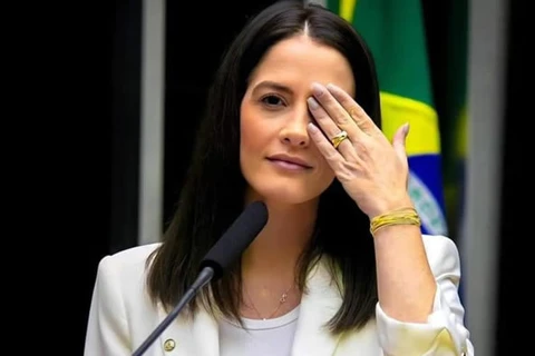 Deputada Federal Amália Barros morre aos 39 anos