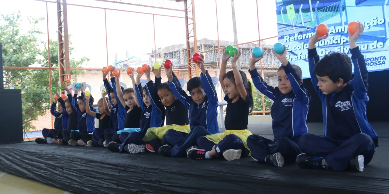 Prefeitura entrega na Ronda a nova Escola Elyseu, reformada e ampliada