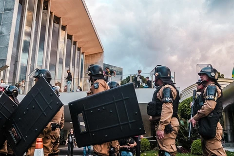 Projeto que quer terceirizar gestão de colégios estaduais é aprovado pelos deputados