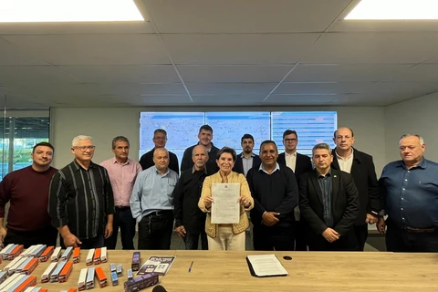 Prefeita Elizabeth assina edital de licitação para concessão do transporte coletivo