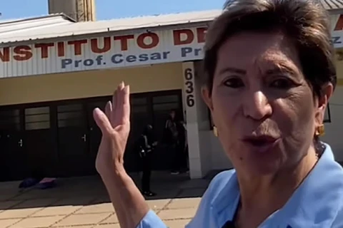 Elizabeth se manifesta em apoio a diretora do Instituto de Educação após afastamento