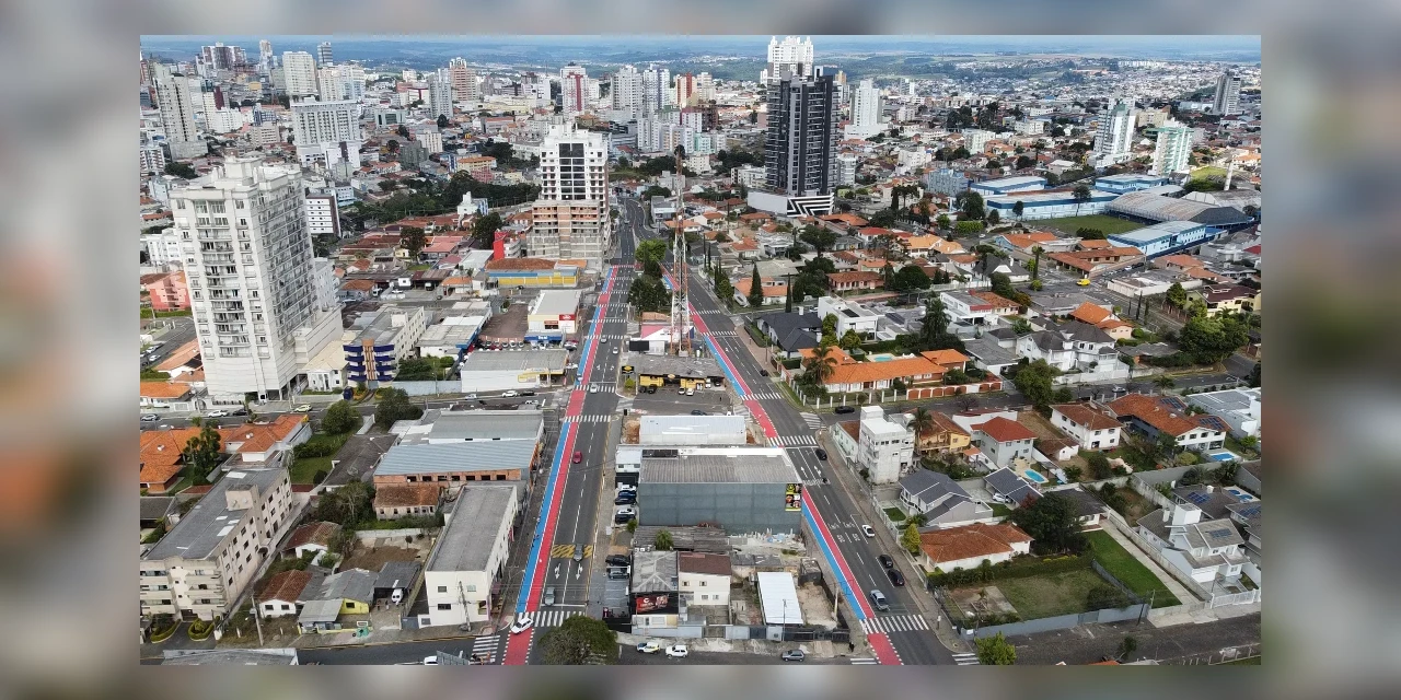 Nova sinalização no binário do Jardim Carvalho prioriza segurança de ciclistas e pedestres