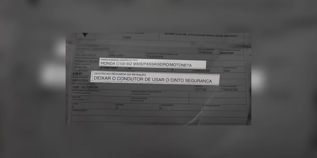 Motociclista leva multa por estar sem cinto de segurança