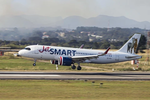 Curitiba recebe primeiro voo direto de Santiago, no Chile, da companhia JetSmart