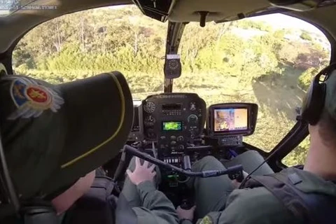 Helicóptero Falcão da PM ajuda PF a interceptar aeronave com 243 kg de cocaína