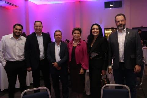 Cerimônia marca o lançamento da pedra fundamental da indústria mexicana Cristalpet em Ponta Grossa