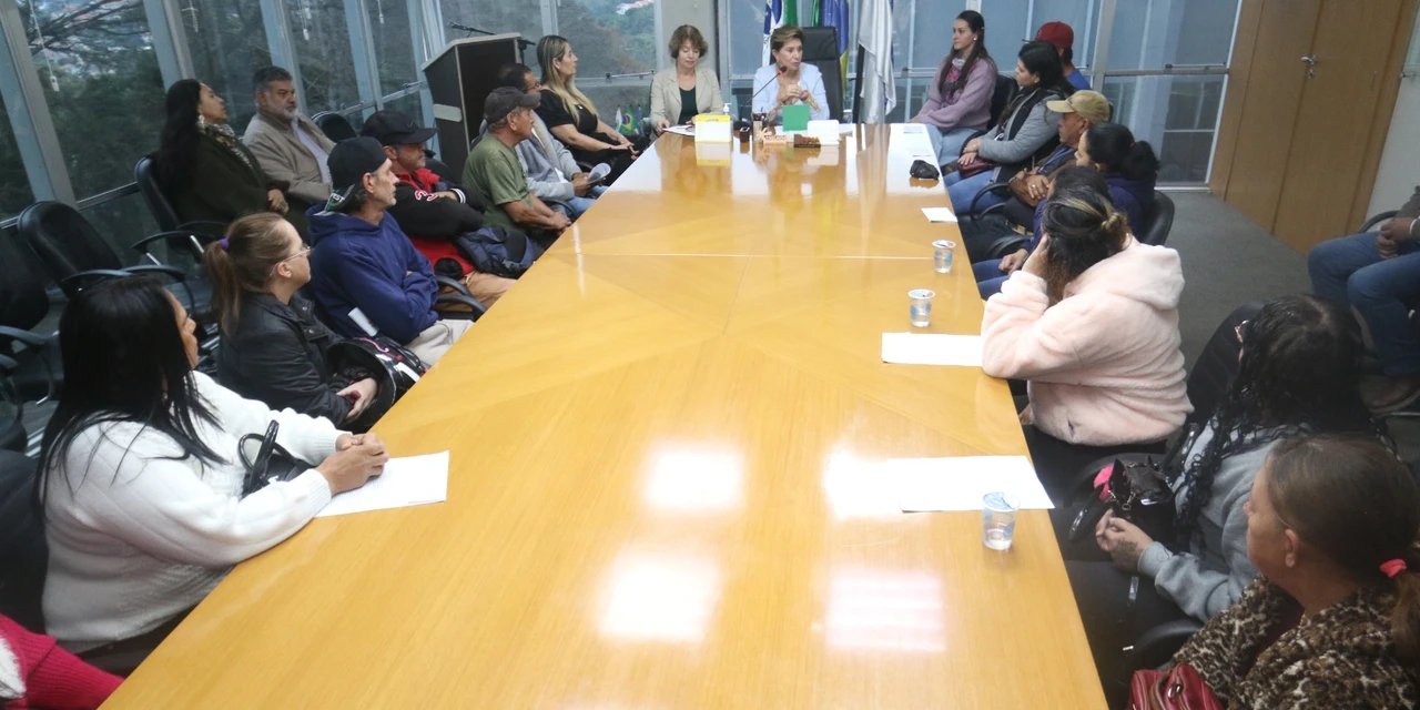 Mais 18 famílias são contempladas pelo Programa Papel Legal, da Prefeitura