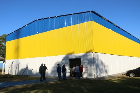 Prefeitura entrega reforma geral em ginásio do Guaragi