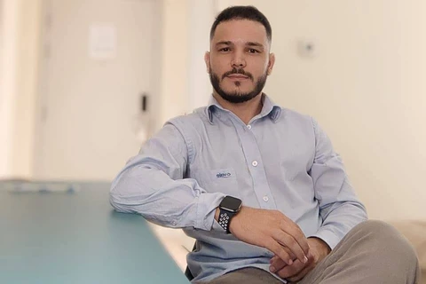 Suspeito de matar a mulher a facadas morre após bater carro contra caminhão em Tibagi