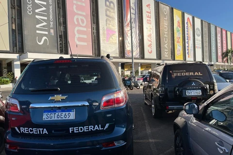 Operação da PF mira organização criminosa envolvida em esquema de importação ilegal de produtos no PR e outros cinco estados