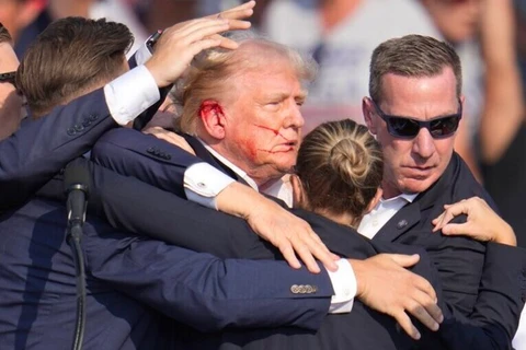 Jovem de 20 anos suspeito de ser o atirador do ataque a Trump é morto por agentes de segurança