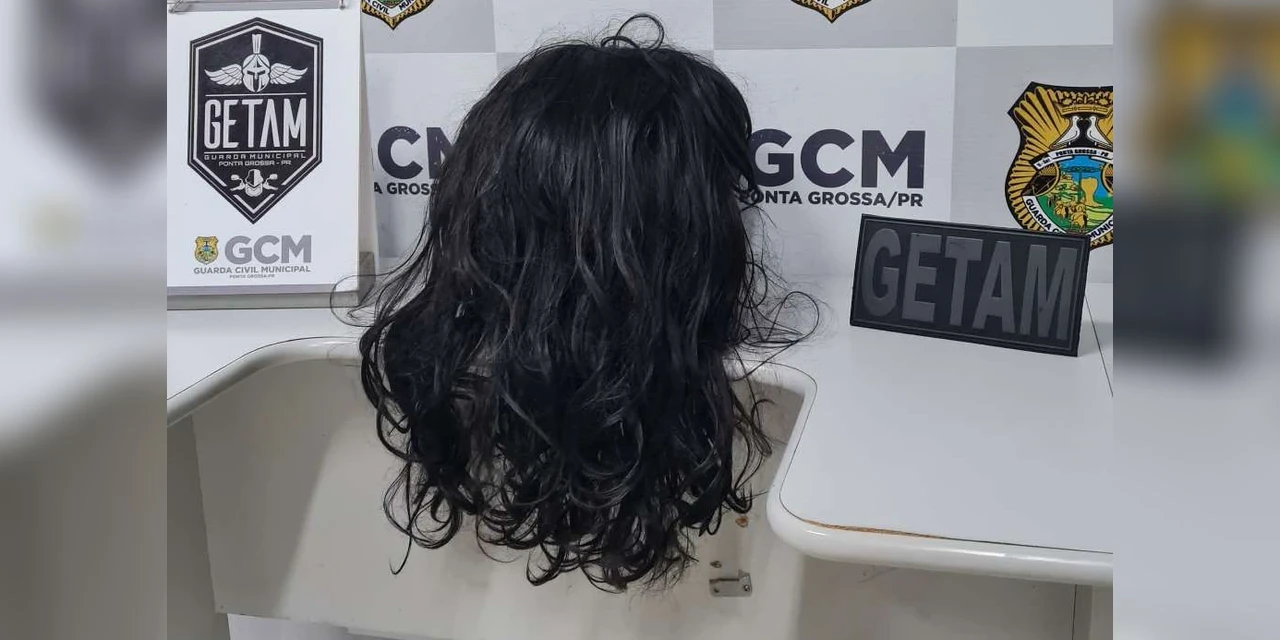 Madrasta que raspou cabelo da enteada é presa em PG