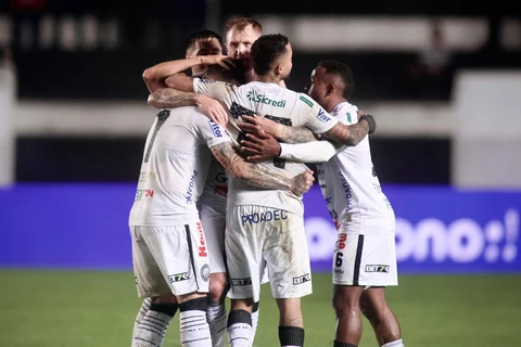 Operário vence o Goiás por 2 a 0 e volta ao G4 da Série B