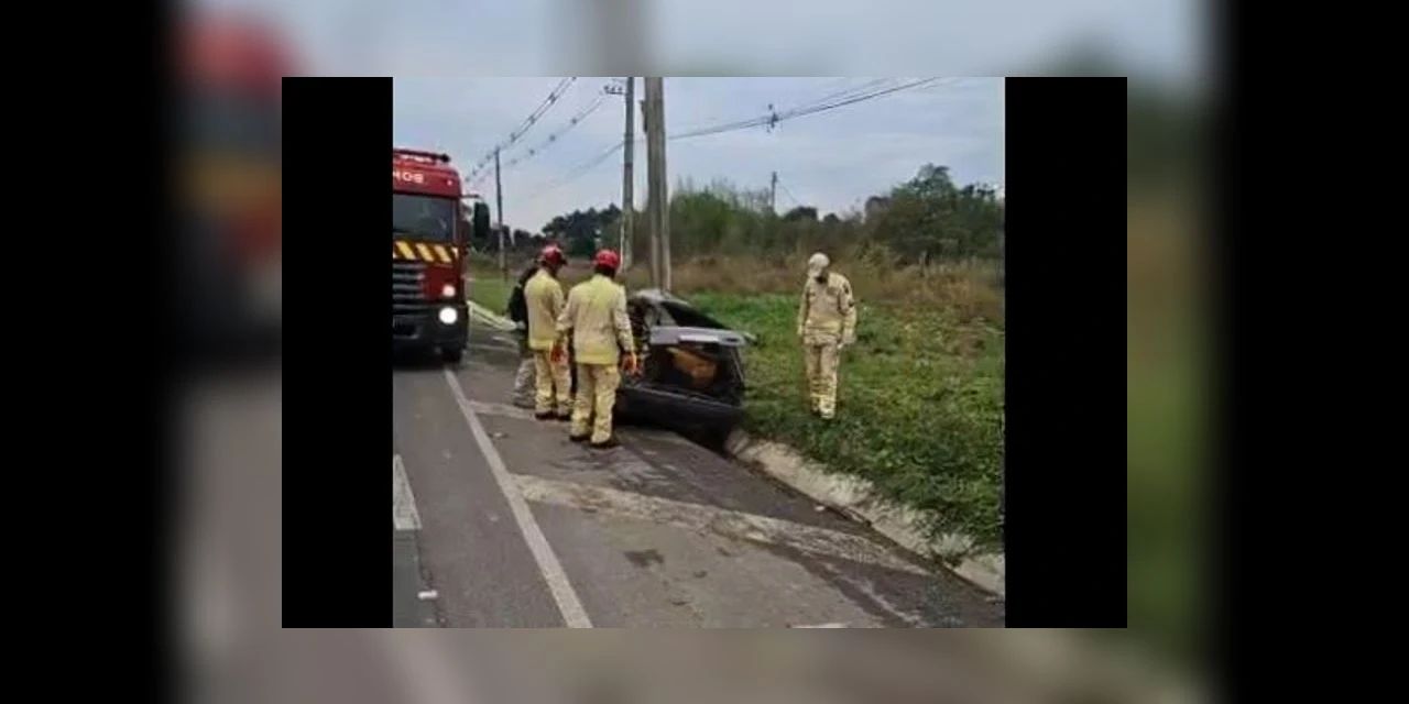 Idoso morre após colisão entre carro e ônibus na Souza Naves