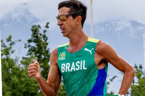 Caio Bonfim é medalhista de prata na marcha atlética em Paris
