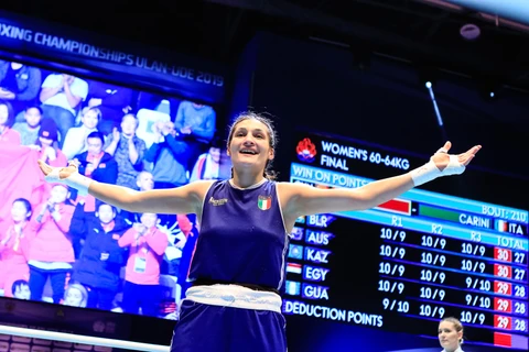 IBA premiará Angela Carini, da Itália, após abandonar luta polêmica contra Khelif, sobre gênero