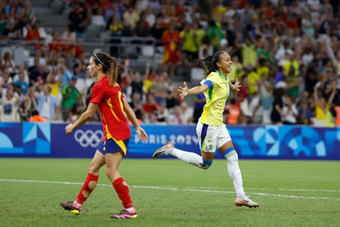 Brasil derrota Espanha e garante lugar na final do futebol feminino