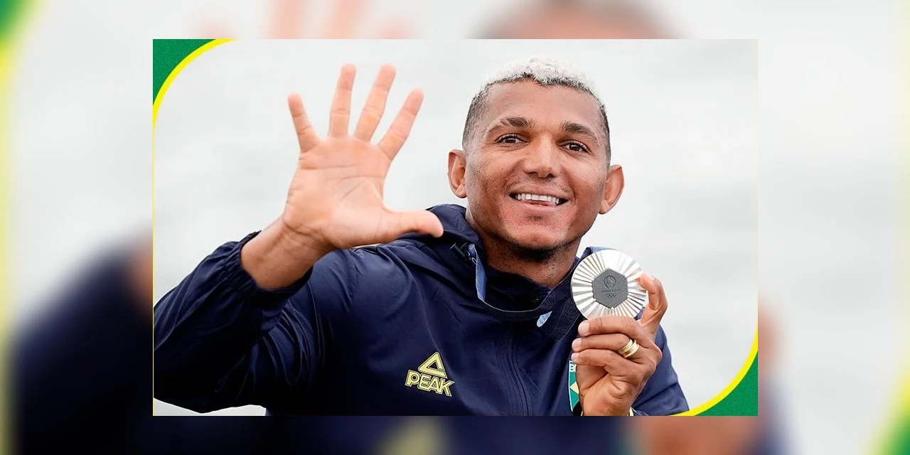 Isaquias Queiroz é prata na canoagem