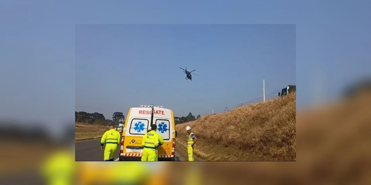 Colisão entre motocicleta e automóvel deixa um morto e uma criança gravemente ferida em Imbituva