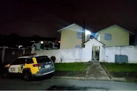 Policial tenta separar briga leva facada e mata agressor a tiros