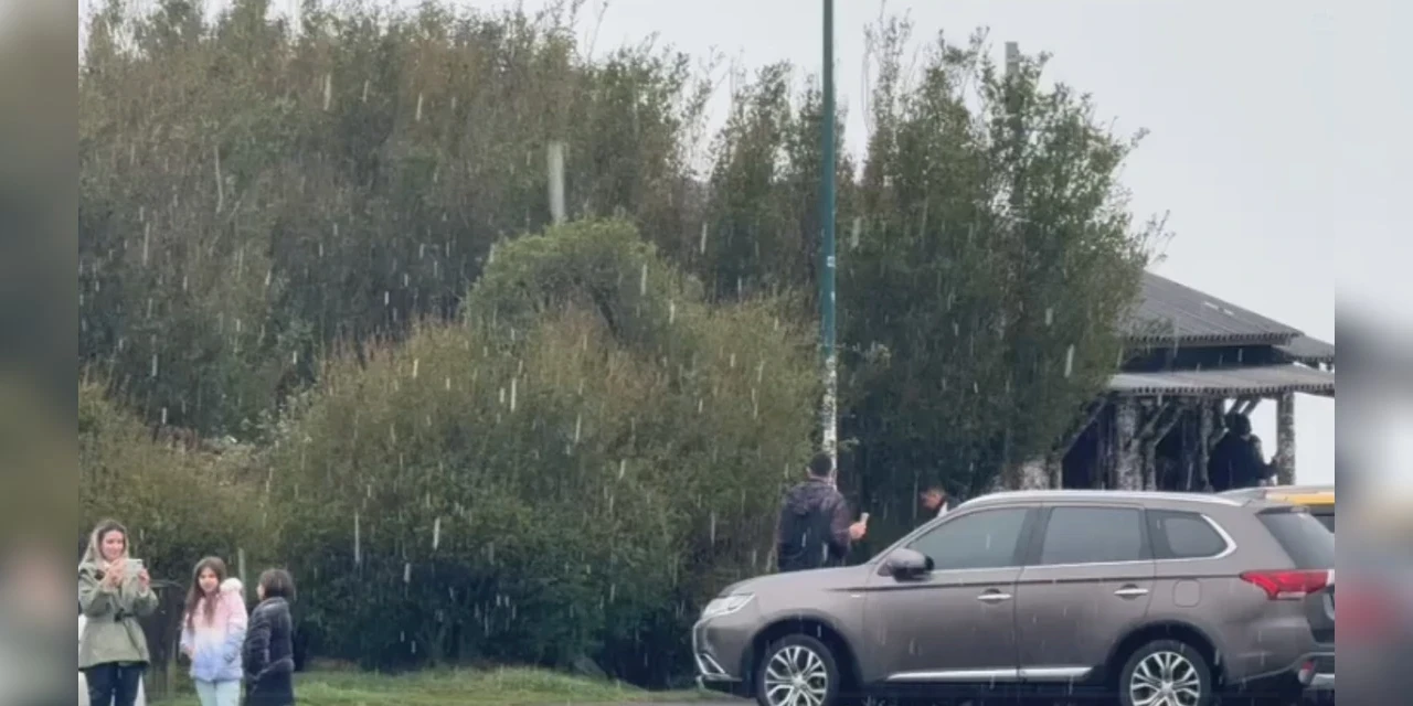 Neve cai em Santa Catarina pela segunda vez no ano