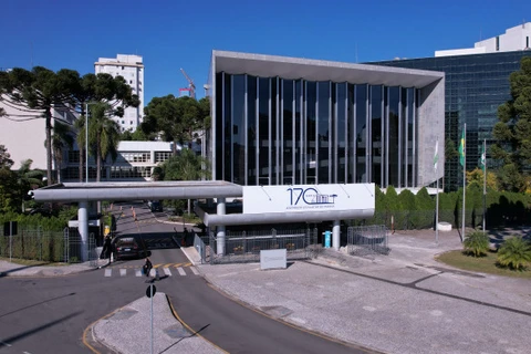 Proposta para impedir no Paraná o uso de linguagem neutra nos hinos oficiais é apresentada na Assembleia